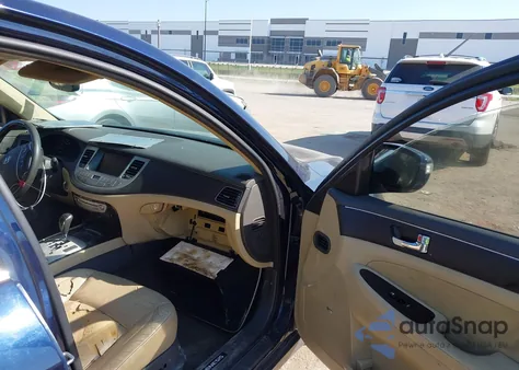 2009 Hyundai Genesis 4.6 z USA, uszkodzony, nr VIN KMHGC46F99U050633